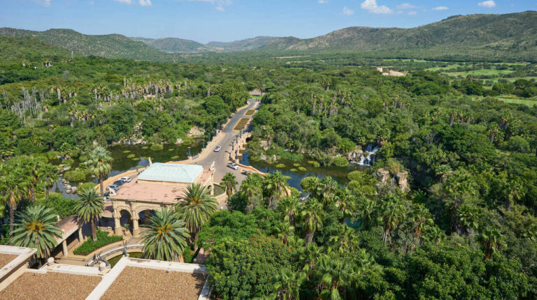 sun-city-the-fantastic-entertainment-complex-in-south-africa-family